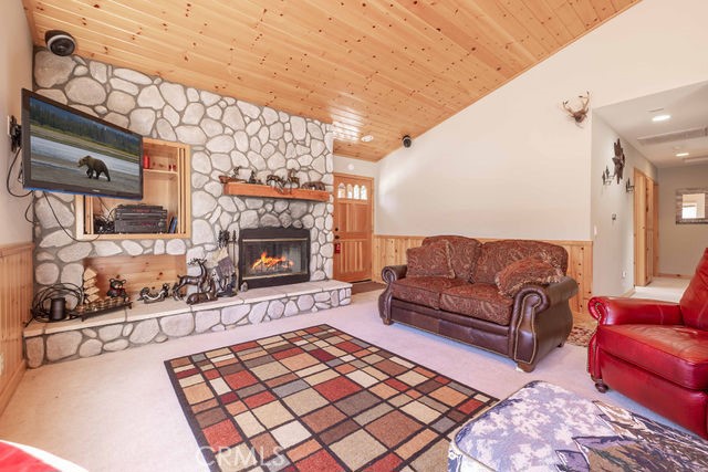 1332 La Crescenta Dr.