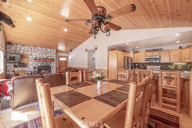 1332 La Crescenta Dr.