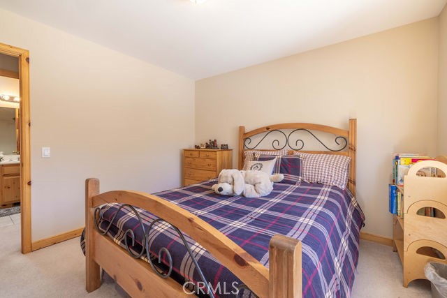 1332 La Crescenta Dr.