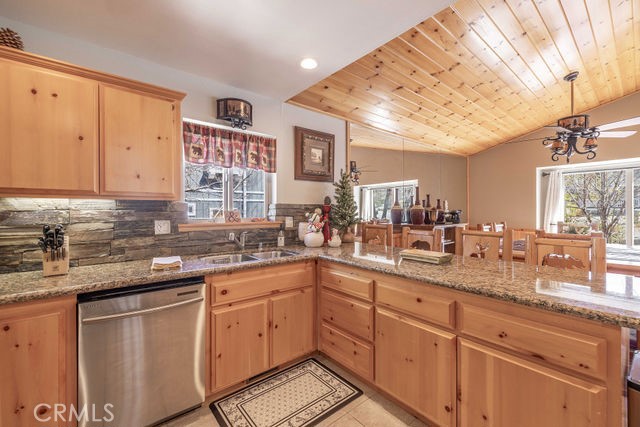 1332 La Crescenta Dr.