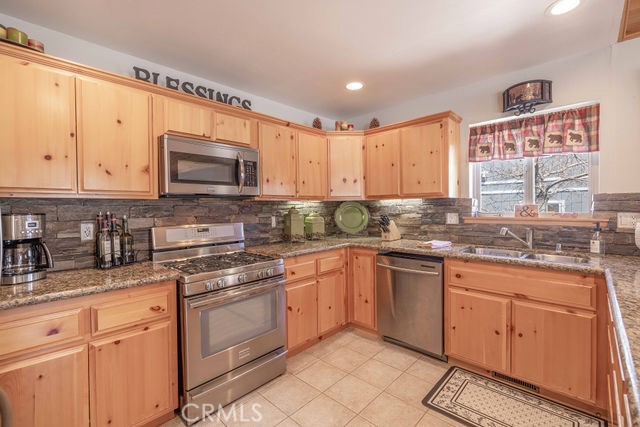 1332 La Crescenta Dr.
