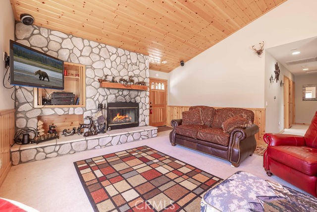 1332 La Crescenta Dr.