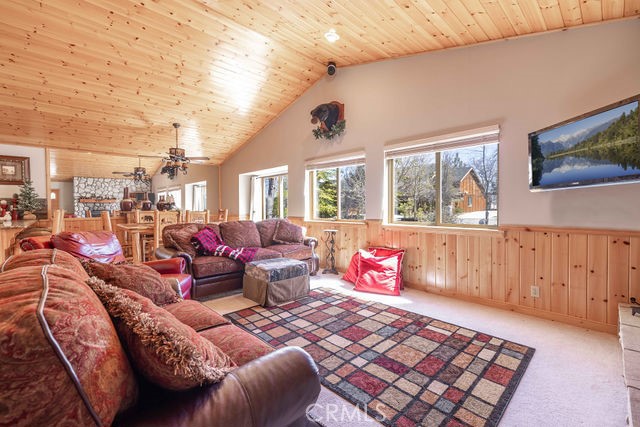 1332 La Crescenta Dr.