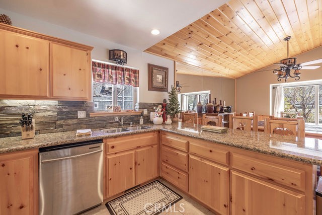 1332 La Crescenta Dr.