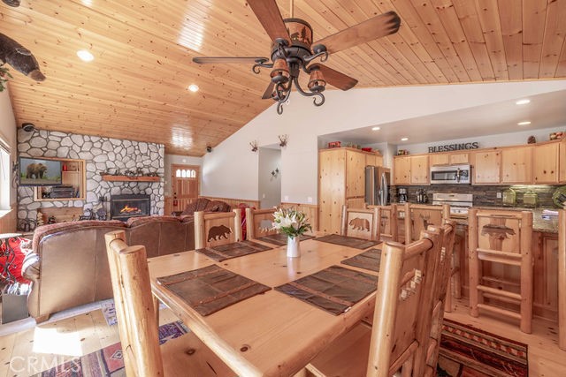 1332 La Crescenta Dr.