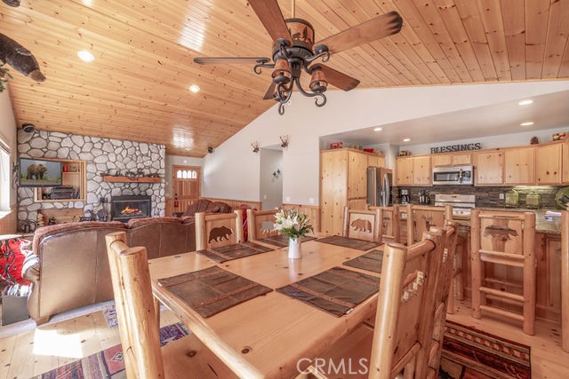 1332 La Crescenta Dr.