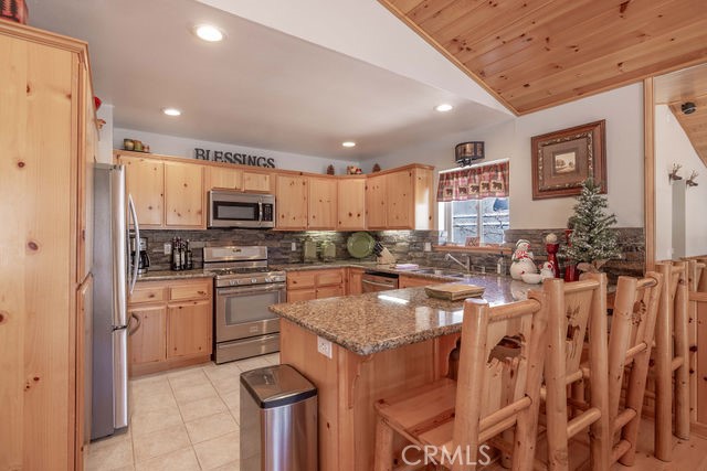 1332 La Crescenta Dr.