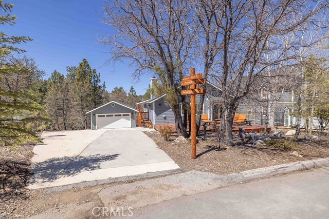 1332 La Crescenta Dr.