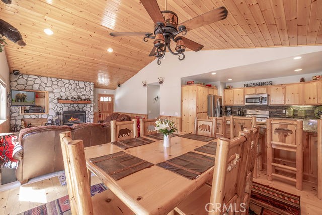 1332 La Crescenta Dr.