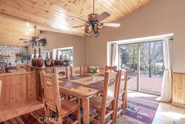 1332 La Crescenta Dr