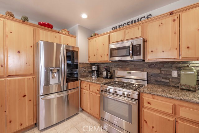 1332 La Crescenta Dr