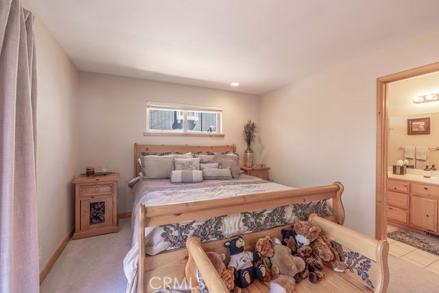 1332 La Crescenta Dr