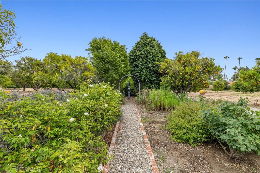 5729 Grandview Avenue