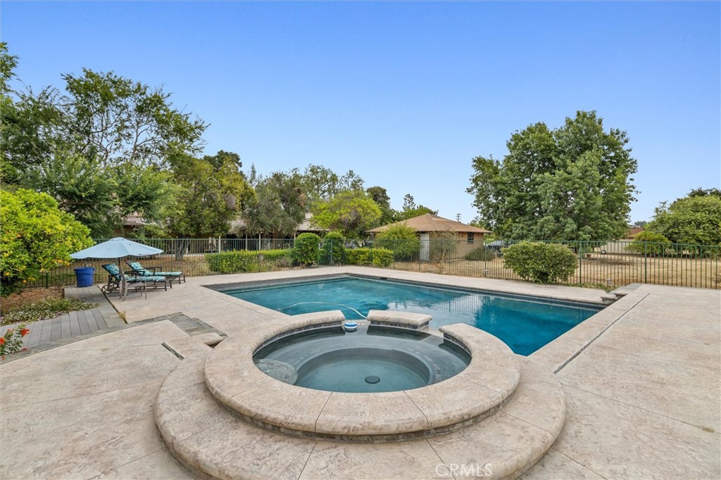 5729 Grandview Avenue