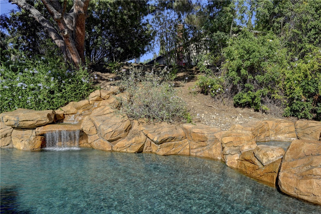 6122 Amberdale Drive