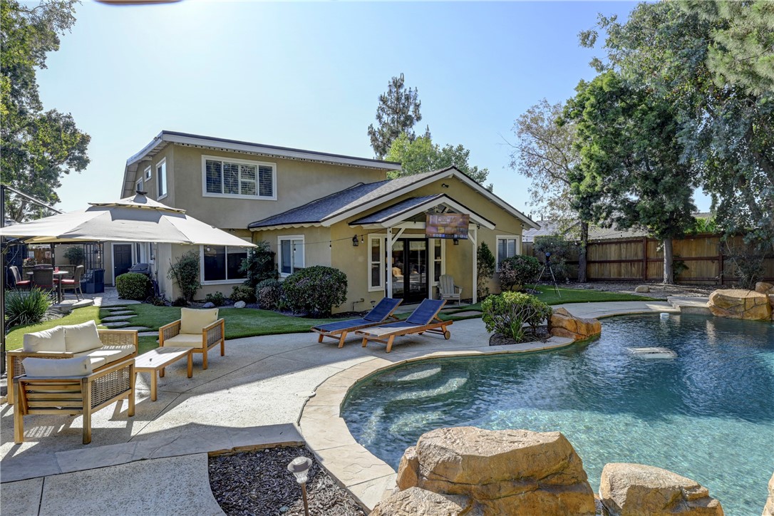 6122 Amberdale Drive