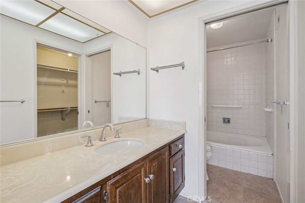 6890 E Georgetown Circle