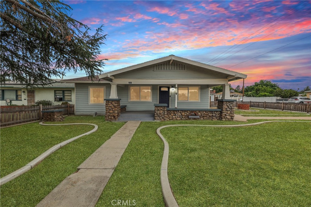 2696 N Sierra Way