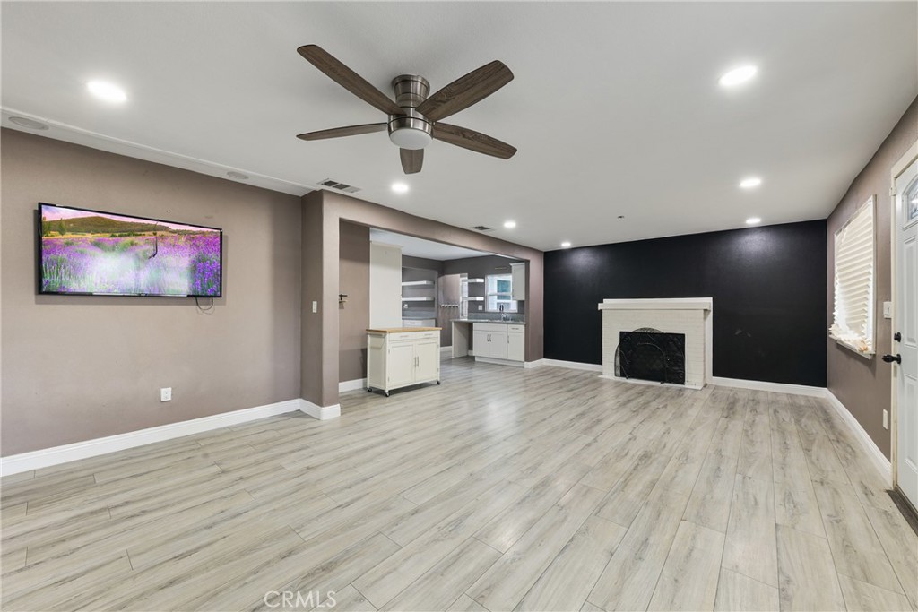 2696 N Sierra Way