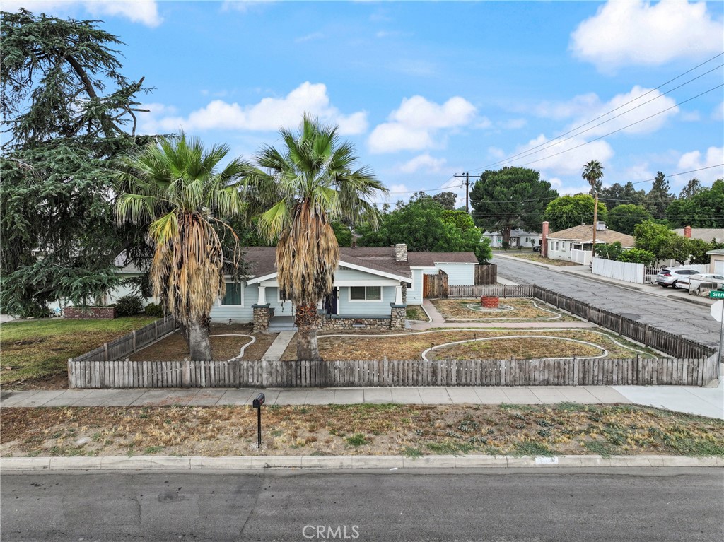 2696 N Sierra Way