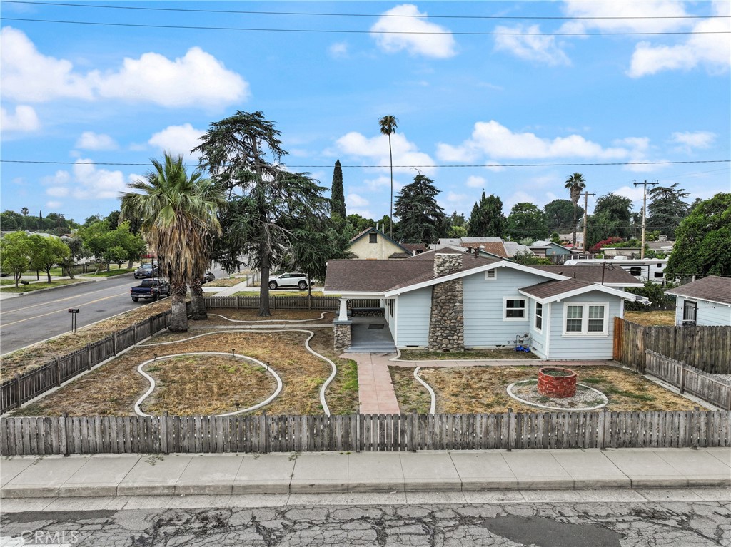 2696 N Sierra Way