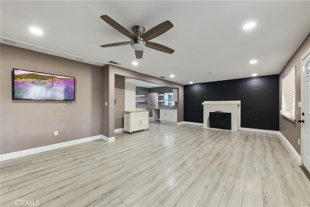 2696 N Sierra Way