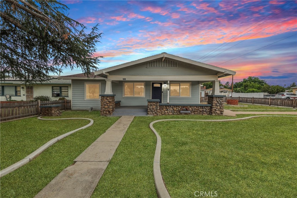 2696 N Sierra Way