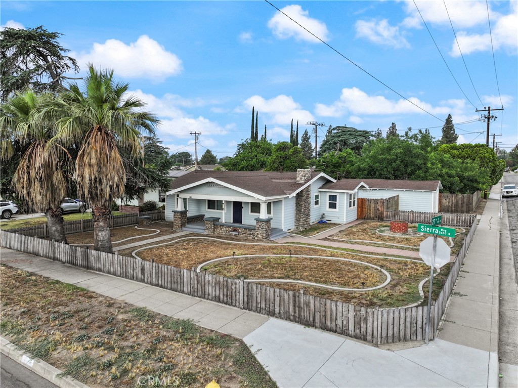 2696 N Sierra Way