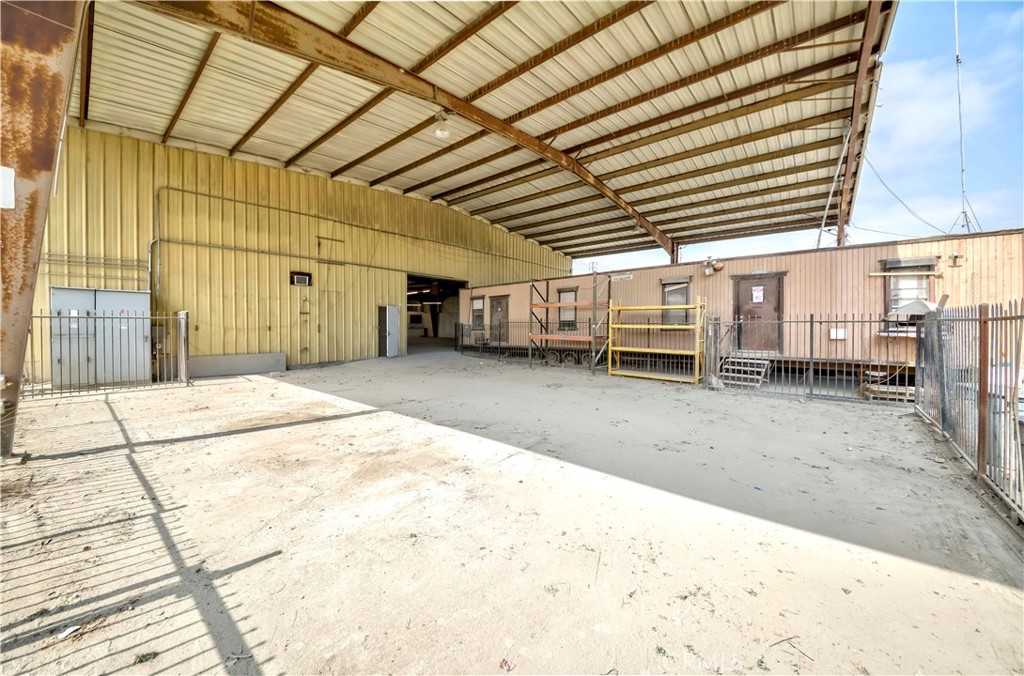 13649 Rosecrans Avenue