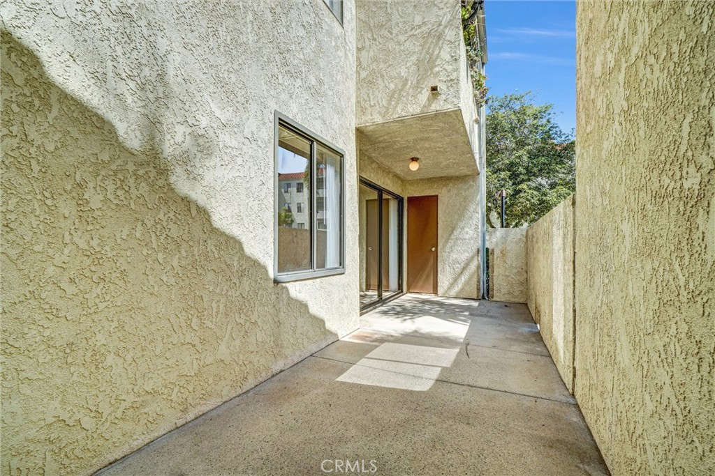 711 W 1st Street E105