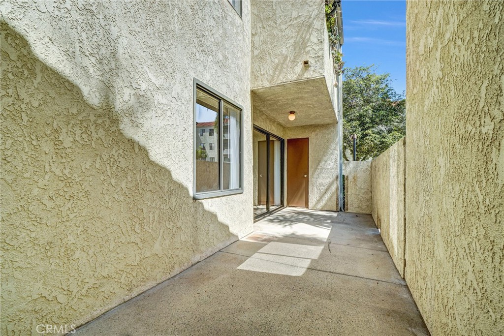 711 W 1st Street E105