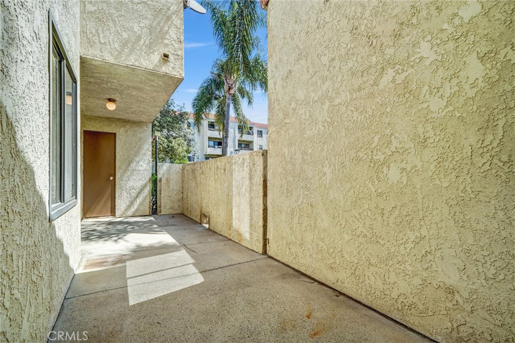 711 W 1st Street E105
