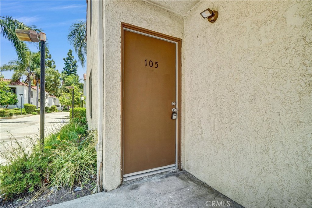 711 W 1st Street E105