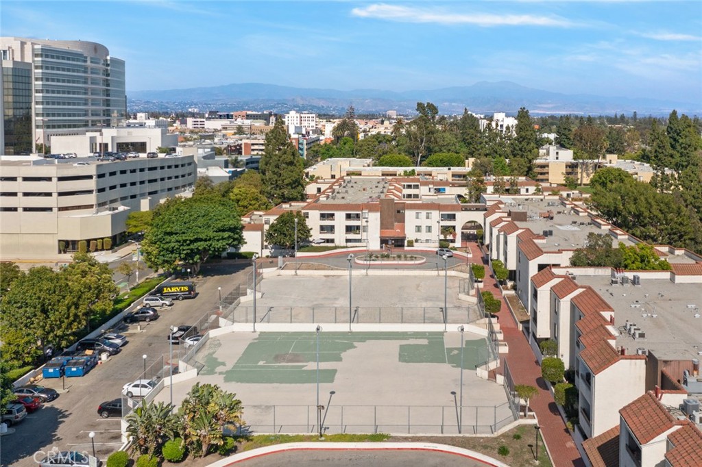 711 W 1st Street E105