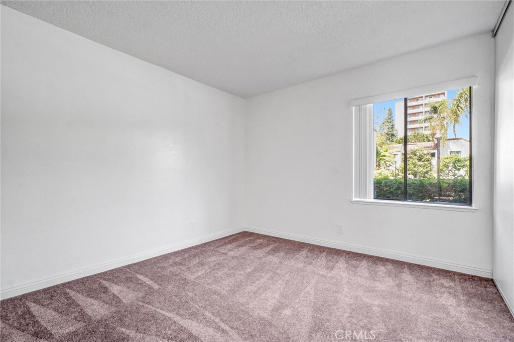 711 W 1st Street E105