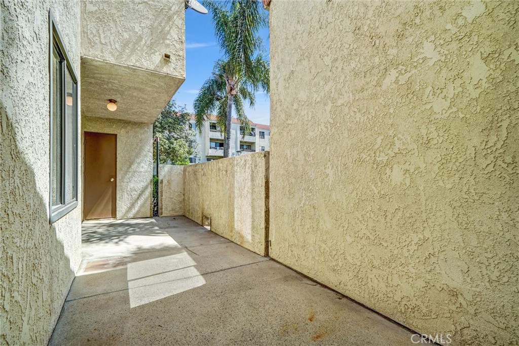 711 W 1st Street E105