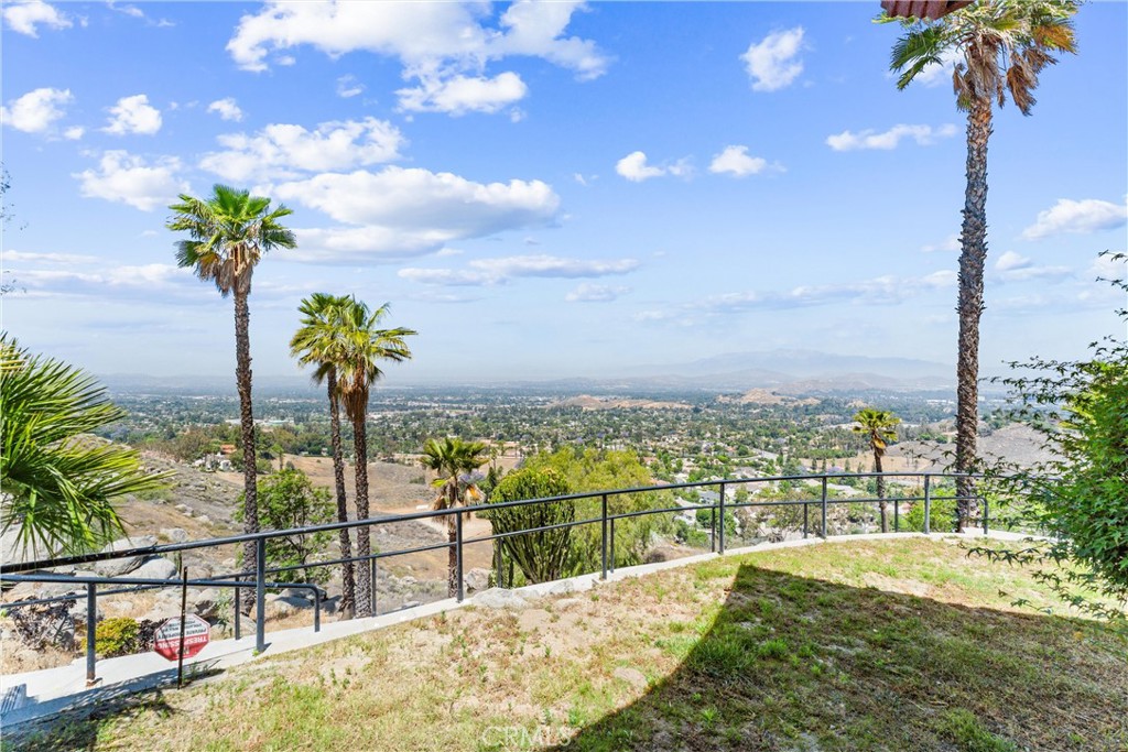 2360 Boulder Bluffs Court