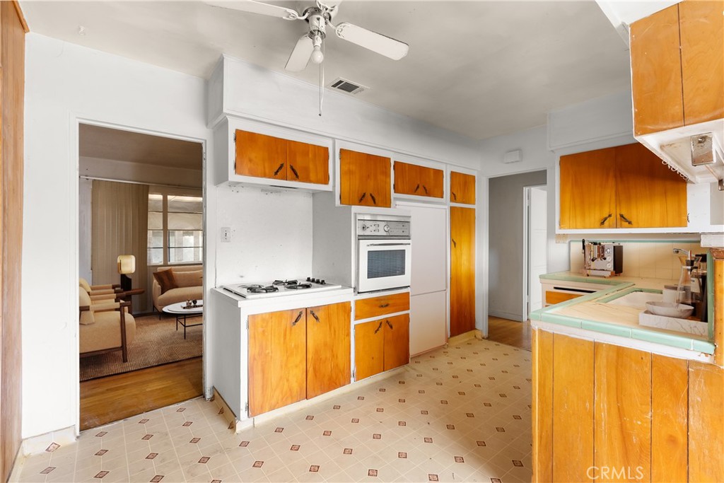 1450 Pepper Tree Lane