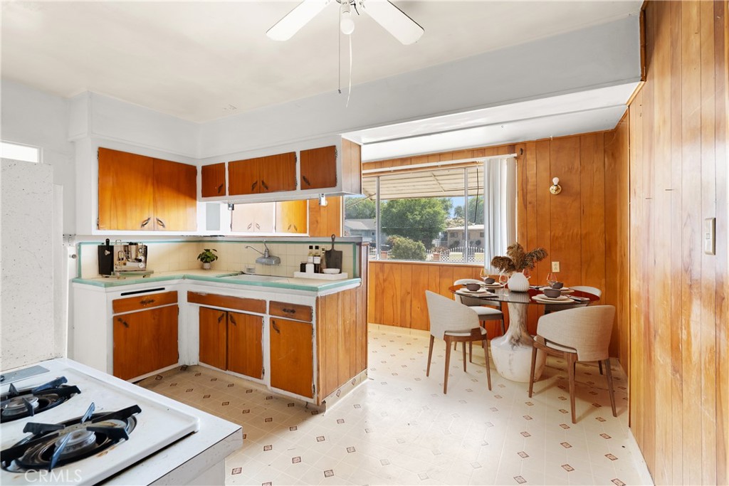 1450 Pepper Tree Lane