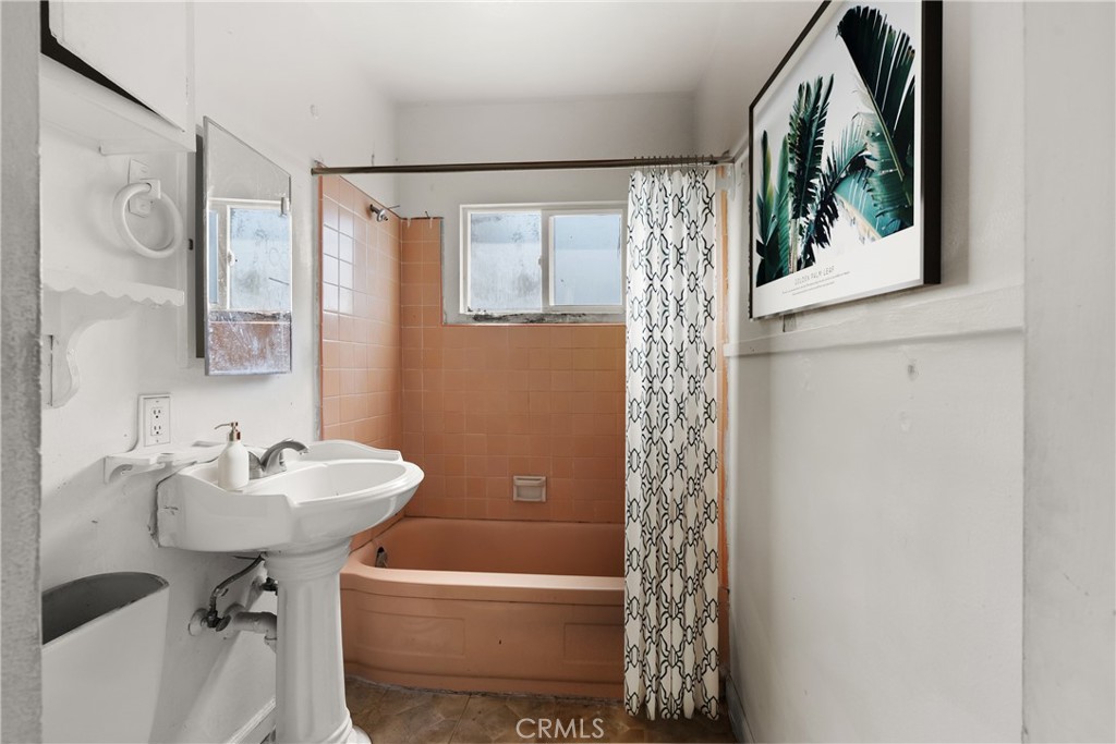 1450 Pepper Tree Lane