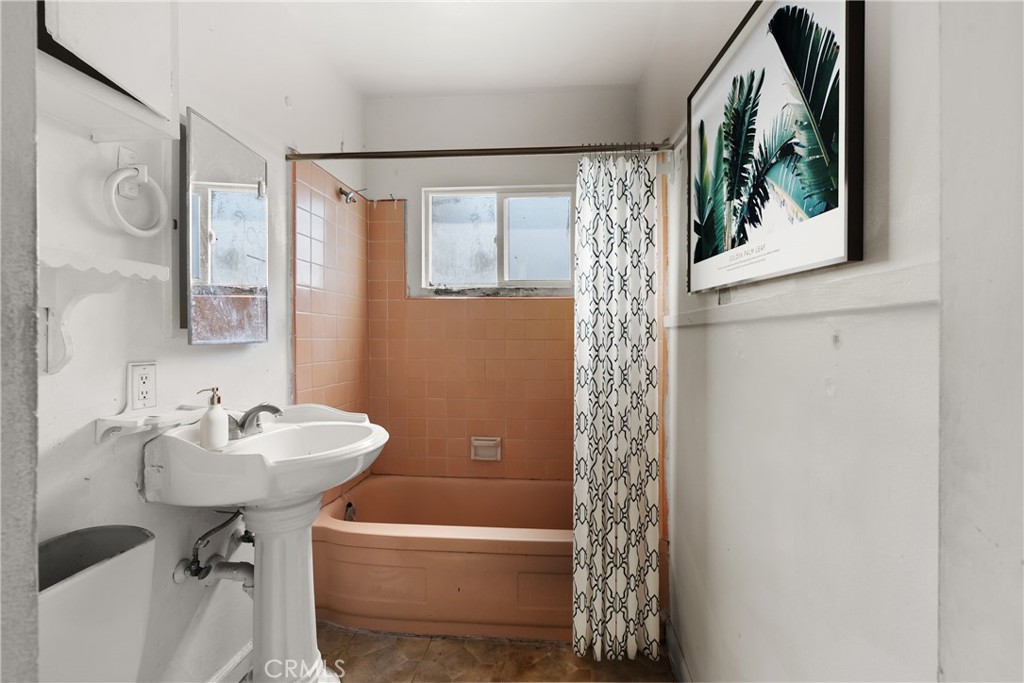 1450 Pepper Tree Lane