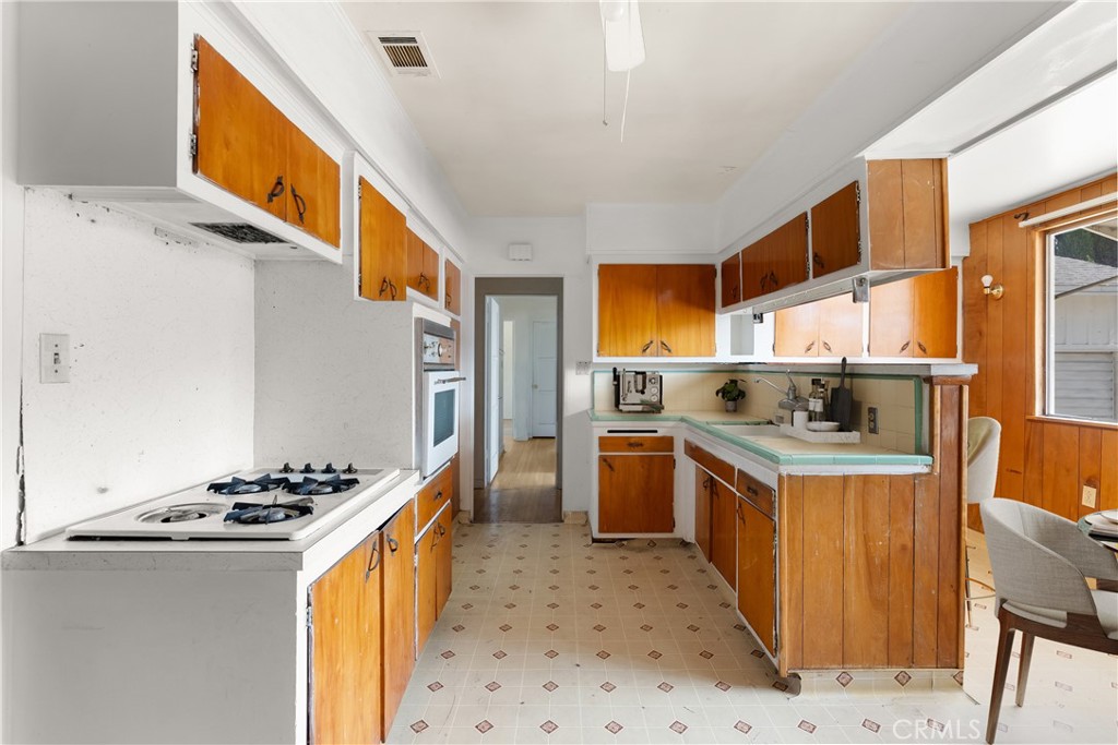 1450 Pepper Tree Lane