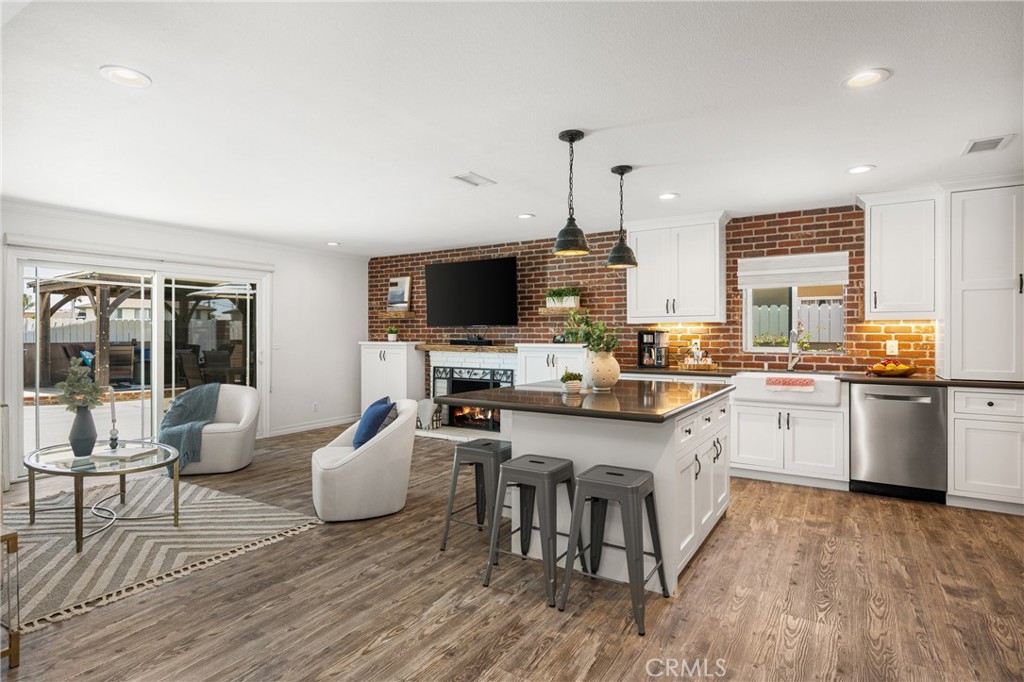 11822 Saint Mark Street