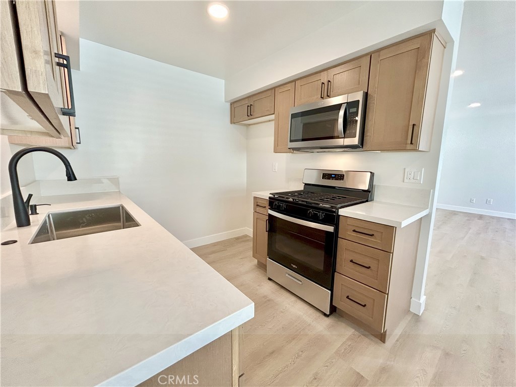 895 N Euclid Avenue 3