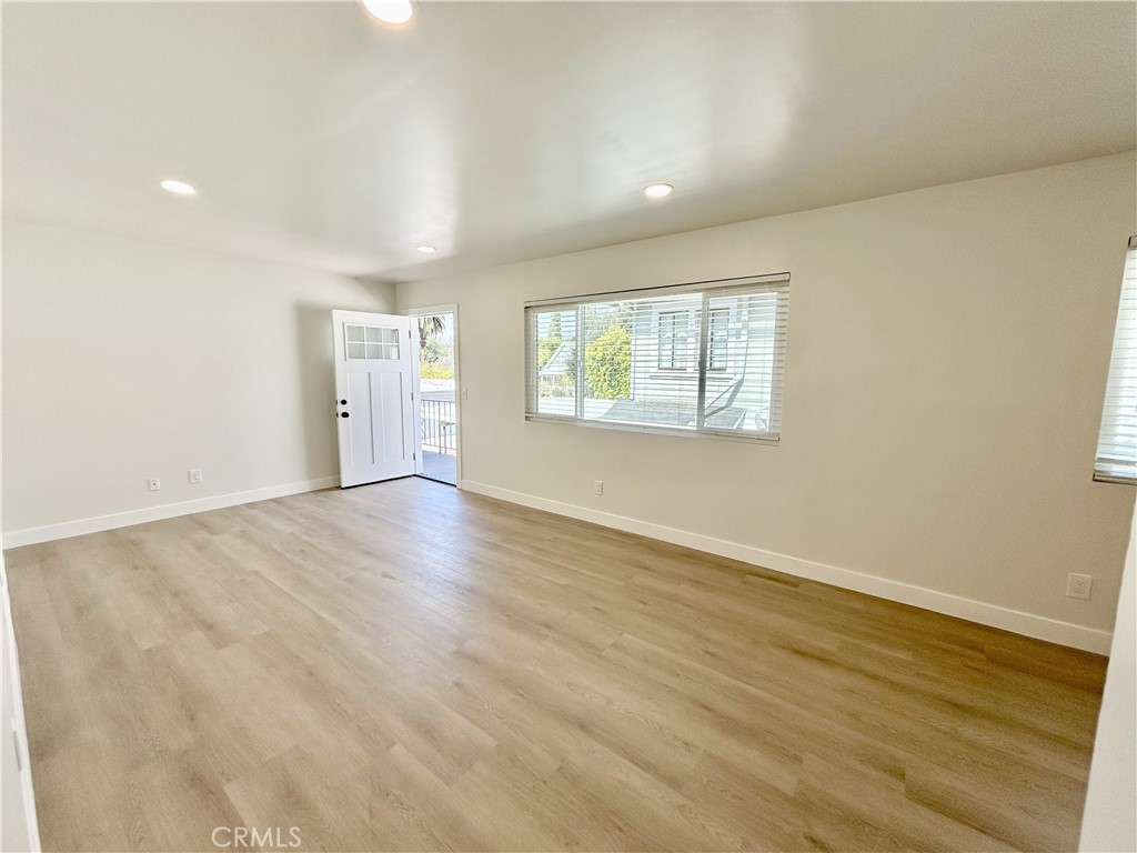 895 N Euclid Avenue 3