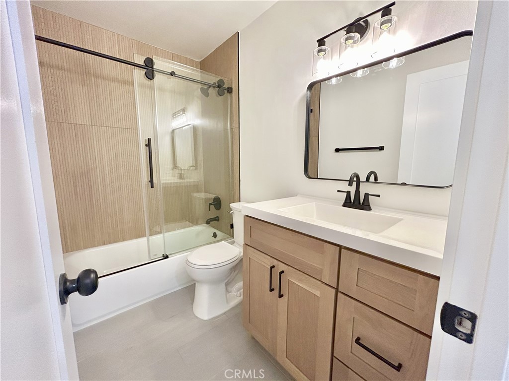 895 N Euclid Avenue 3