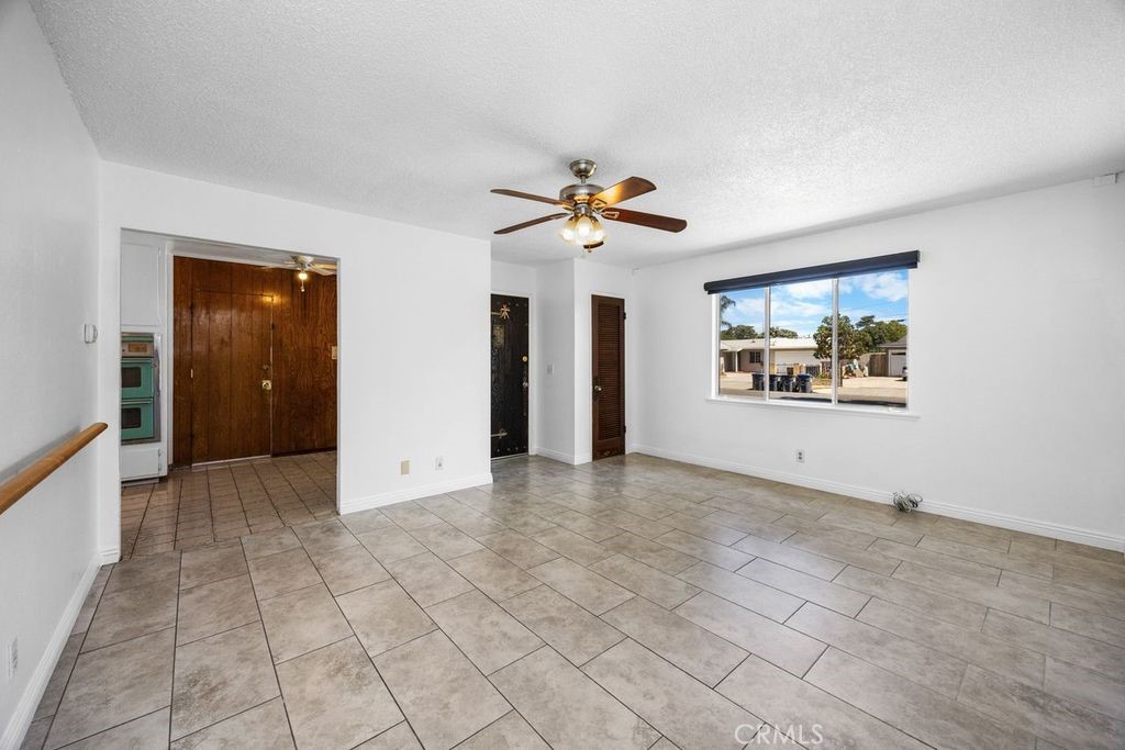 2006 W Wilshire Avenue