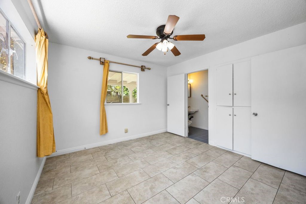 2006 W Wilshire Avenue