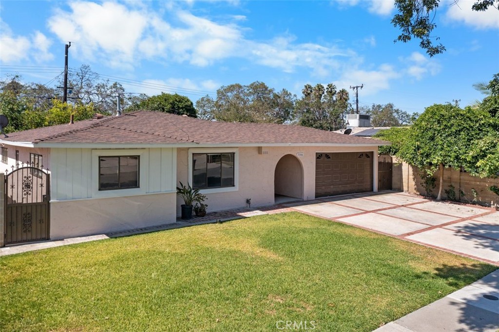 2006 W Wilshire Avenue