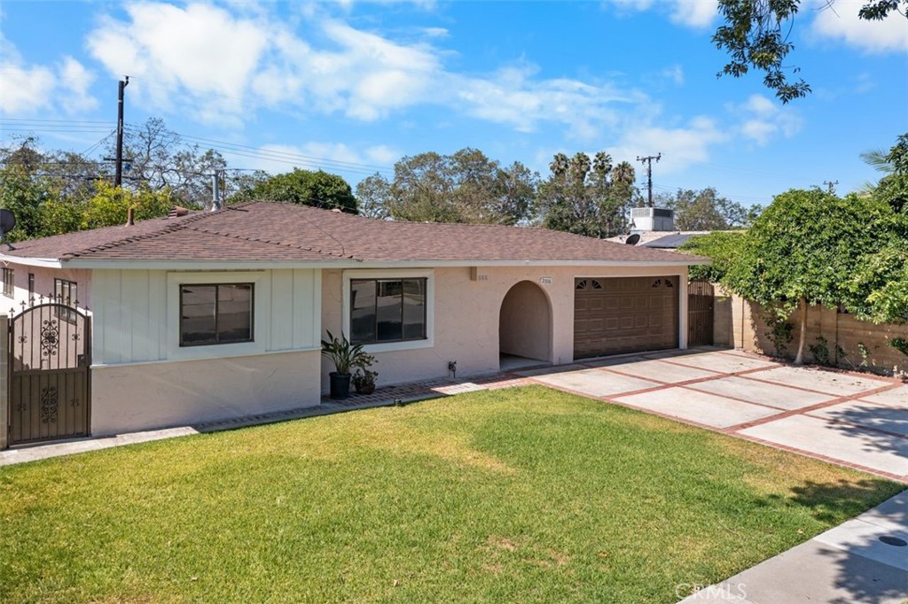 2006 W Wilshire Avenue